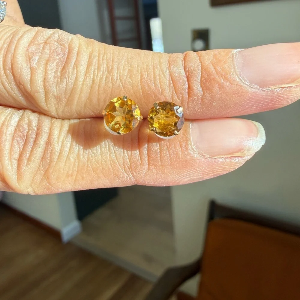 Citrine Round Stud Earrings in K18 Yellow Gold